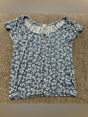 Aeropostale Juniors Shirt Size Small Pre-owned